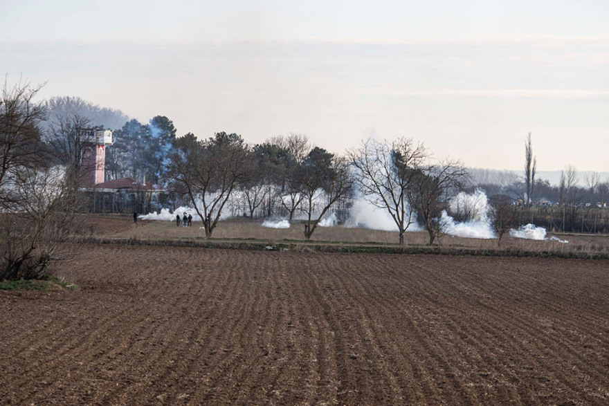 Χημικά στον Έβρο: Αυτά είναι τα δακρυγόνα που εκτόξευαν οι Τούρκοι στην ελληνική πλευρά
