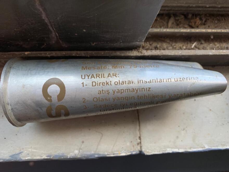 Χημικά στον Έβρο: Αυτά είναι τα δακρυγόνα που εκτόξευαν οι Τούρκοι στην ελληνική πλευρά