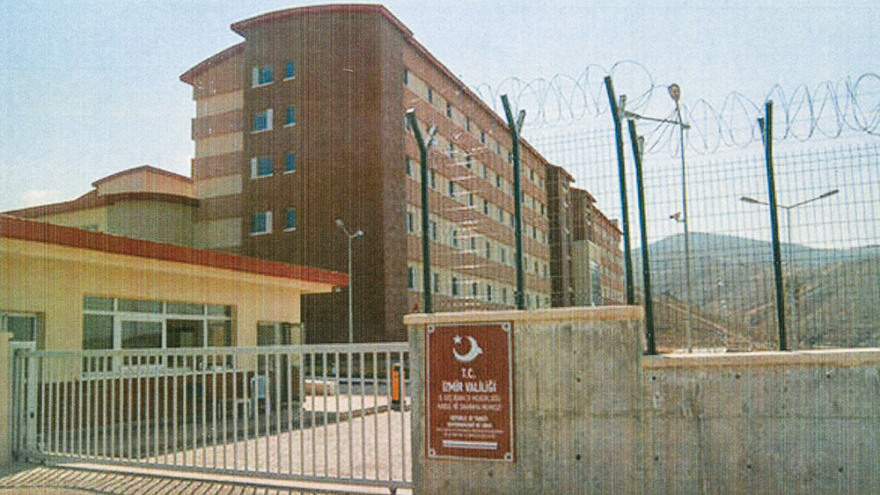 Μετανάστες στον Έβρο: «Μας έβγαλαν από τη φυλακή και μας έστειλαν στα σύνορα»