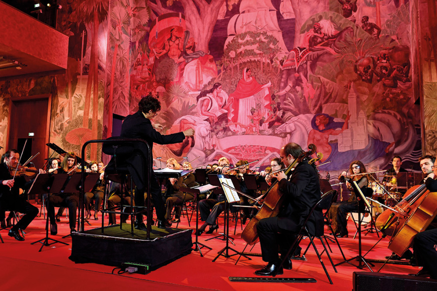 Christian Louboutin:  Τριάντα χρόνια σε κόκκινα ψηλά τακούνια