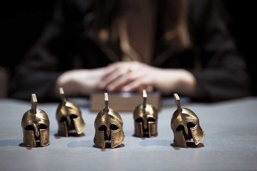 «Μαθήματα πολέμου ΙΙΙ – Αθηναίων Δράματα»: Ό,τι πιο επίκαιρο αυτή τη στιγμή στη θεατρική Αθήνα