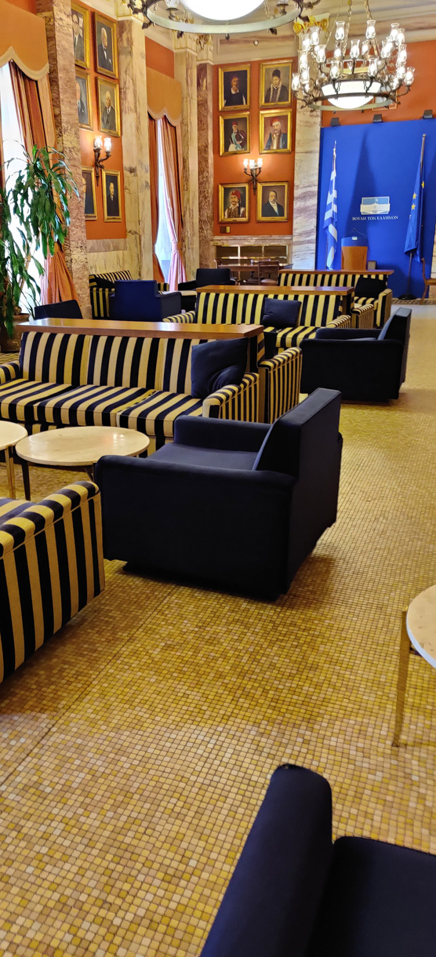 Αικατερίνη Σακελλαροπούλου: Ορκίστηκε η νέα Πρόεδρος της Δημοκρατίας - Χωρίς χειραψίες λόγω κορωνοϊού