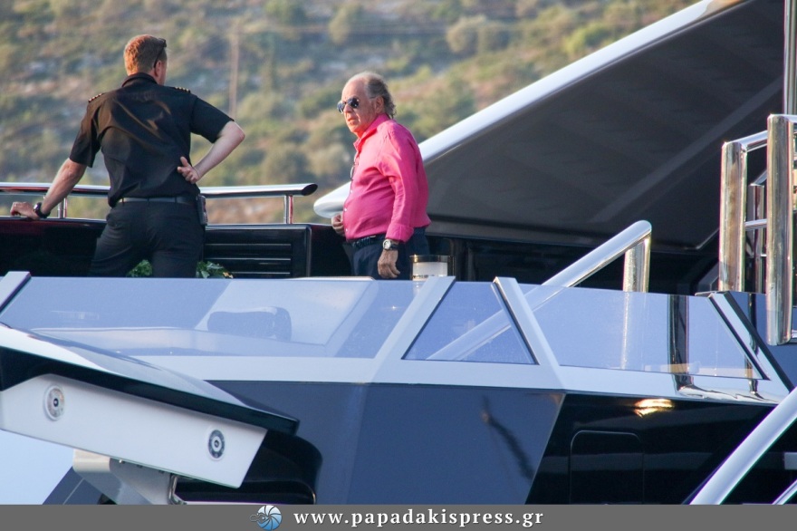 Θόδωρος Αγγελόπουλος: Πούλησε το «ΟΚΤΟ» 40 εκατ. ευρώ και πάει για το επόμενο