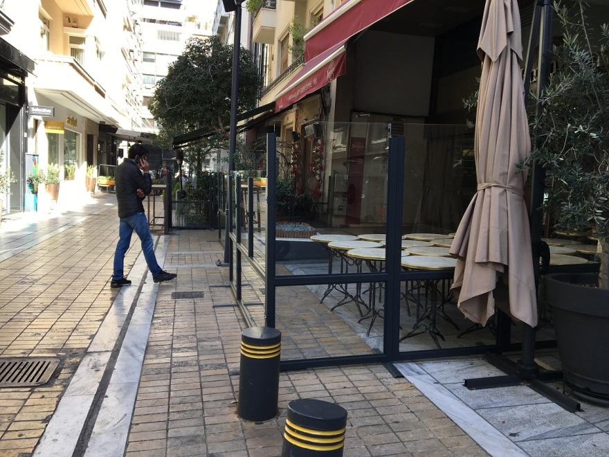 Κορωνοϊός: Άλλη πόλη η Αθήνα - Άδειοι δρόμοι, άδεια μαγαζιά και μια... διαφορετική Ερμού