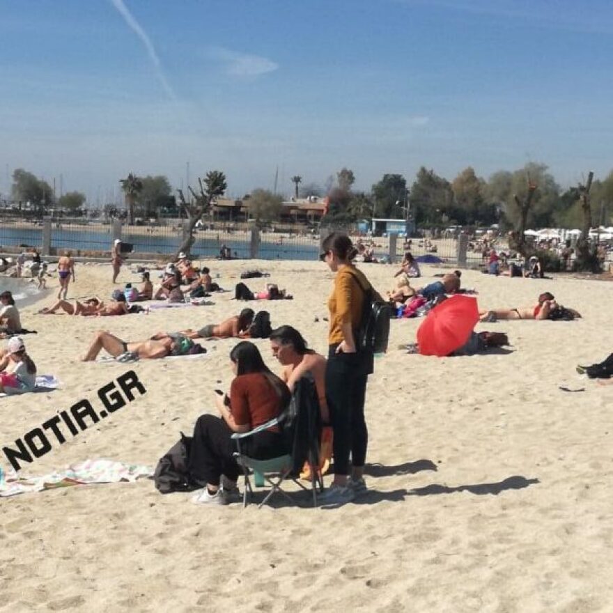 Κορωνοϊός: Κλείνουν οργανωμένες παραλίες και χιονοδρομικά κέντρα μετά τον συνωστισμό!