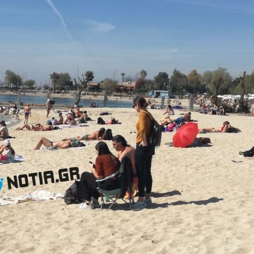 Κορωνοϊός: Κλείνουν οργανωμένες παραλίες και χιονοδρομικά κέντρα μετά τον συνωστισμό!