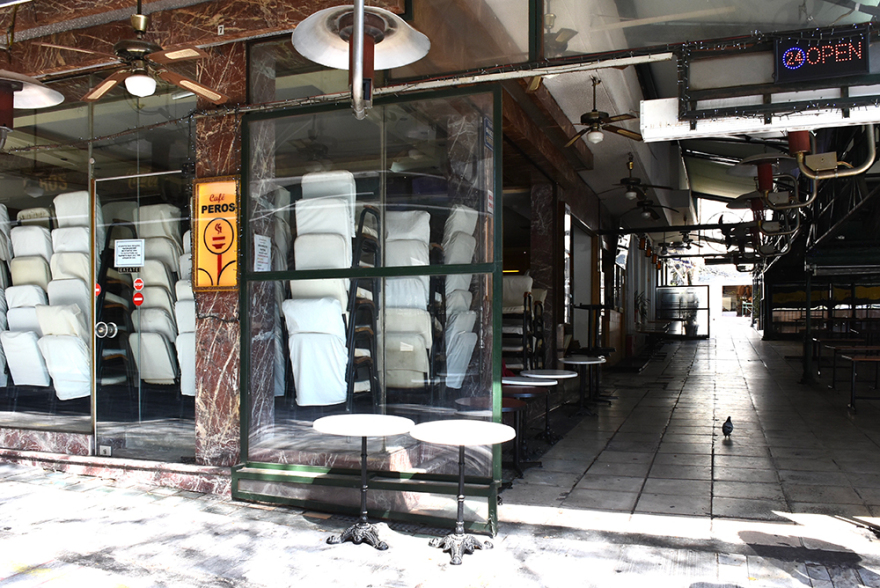 Κορωνοϊός: Άλλη πόλη η Αθήνα - Άδειοι δρόμοι, άδεια μαγαζιά και μια... διαφορετική Ερμού