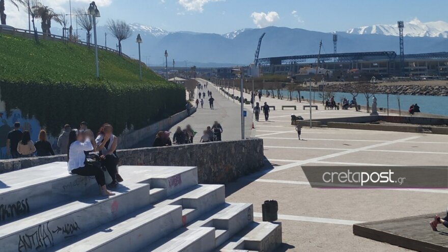 Κορωνοϊός: Η καραντίνα πήγε… παραλία στην Κρήτη