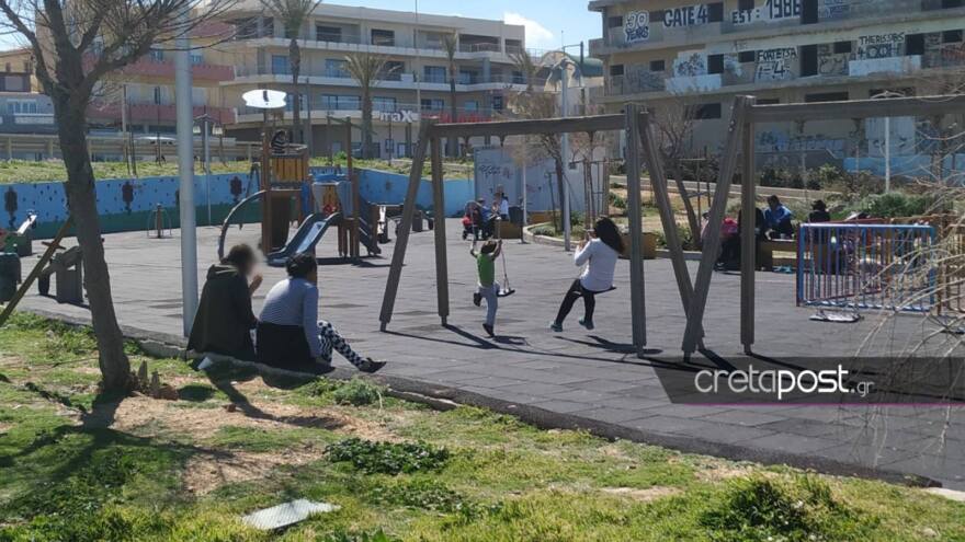 Κορωνοϊός: Η καραντίνα πήγε… παραλία στην Κρήτη