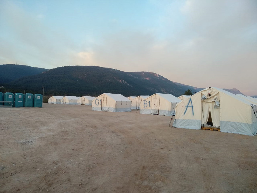 Μυτιλήνη: Μεταφέρθηκαν στην κλειστή δομή Μαλακάσας 436 μετανάστες