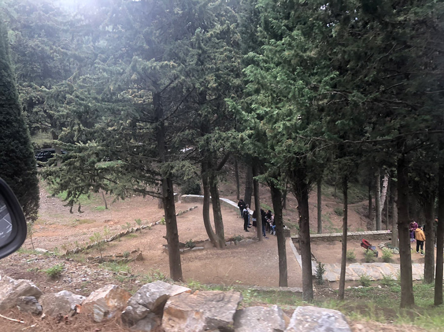 Κορωνοϊός: Ανεκδιήγητοι Αθηναίοι - Έκλεισαν τις παραλίες και… πήραν τα βουνά  - Δείτε φωτογραφίες