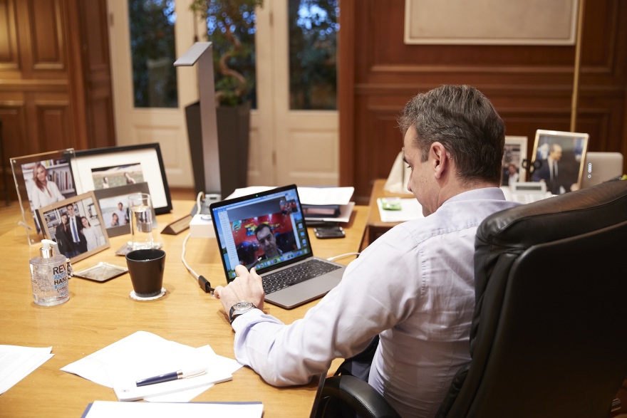 Κορωνοϊός: Τηλεδιάσκεψη Μητσοτάκη - Τσίπρα για την έξαρση του ιού