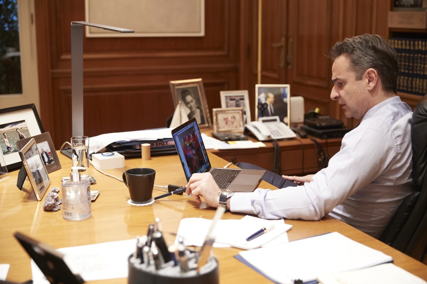 Κορωνοϊός: Τηλεδιάσκεψη Μητσοτάκη - Τσίπρα για την έξαρση του ιού