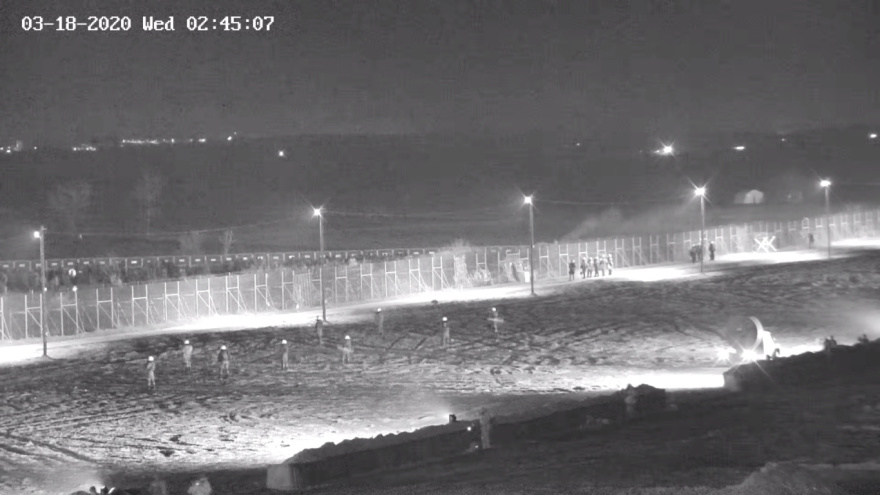 Καστανιές Έβρου - Δείτε βίντεο από τη νυχτερινή απόπειρα εισβολής μεταναστών με την κάλυψη των Τούρκων