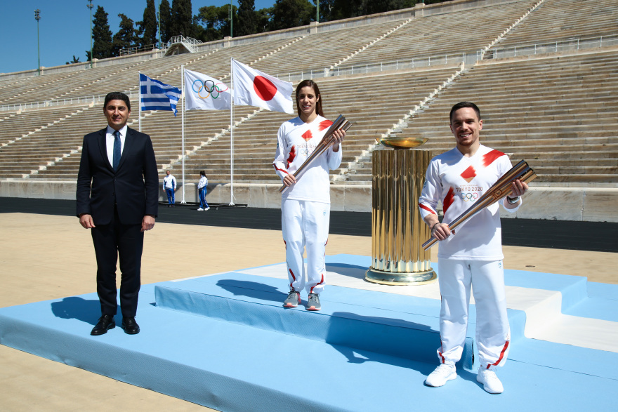 Παράδοση Ολυμπιακής Φλόγας: Με Πετρούνια-Στεφανίδη στο άδειο Παναθηναϊκό Στάδιο