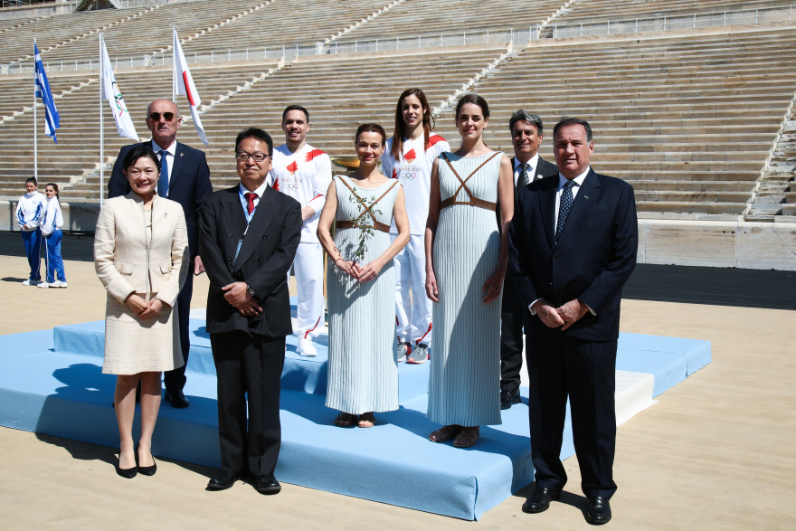 Παράδοση Ολυμπιακής Φλόγας: Με Πετρούνια-Στεφανίδη στο άδειο Παναθηναϊκό Στάδιο