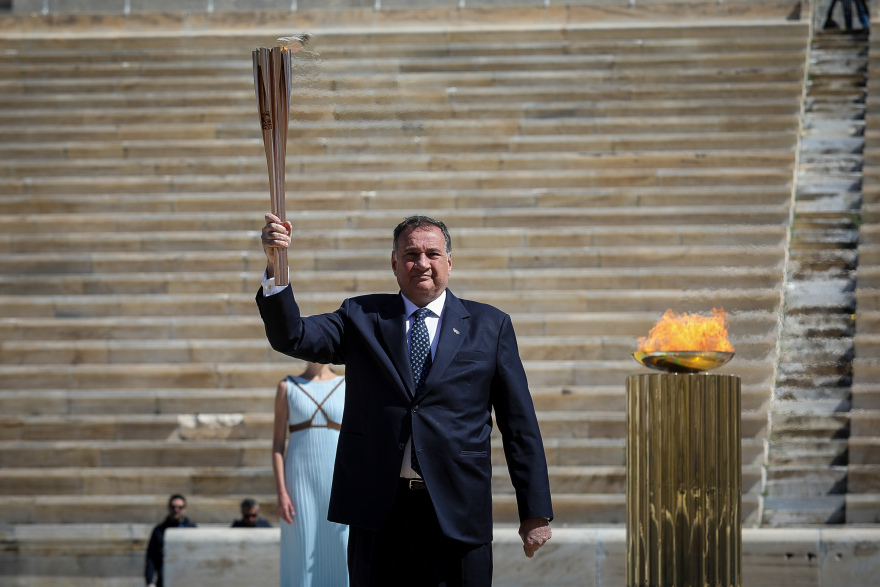 Παράδοση Ολυμπιακής Φλόγας: Με Πετρούνια-Στεφανίδη στο άδειο Παναθηναϊκό Στάδιο