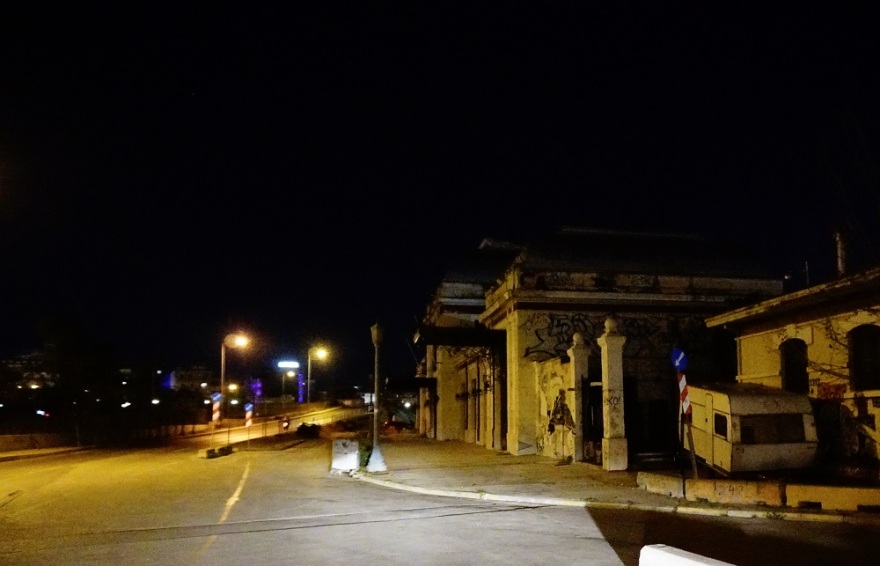 Κορωνοϊός - Αθήνα: Άδεια πόλη - Ελάχιστη η κίνηση στους δρόμους 