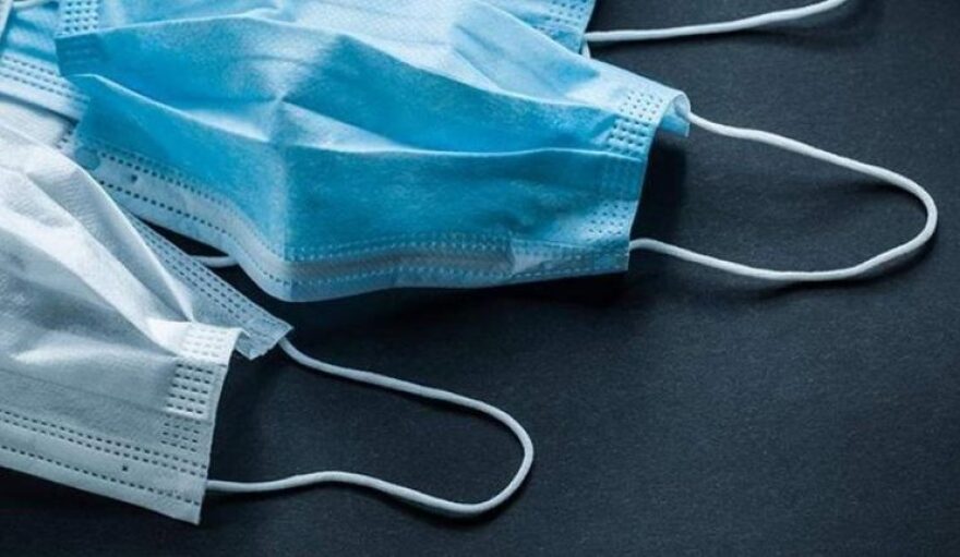 Κορωνοϊός: «Μπορεί να εξαπλώνεται απλώς με την αναπνοή» λένε Αμερικανοί επιστήμονες