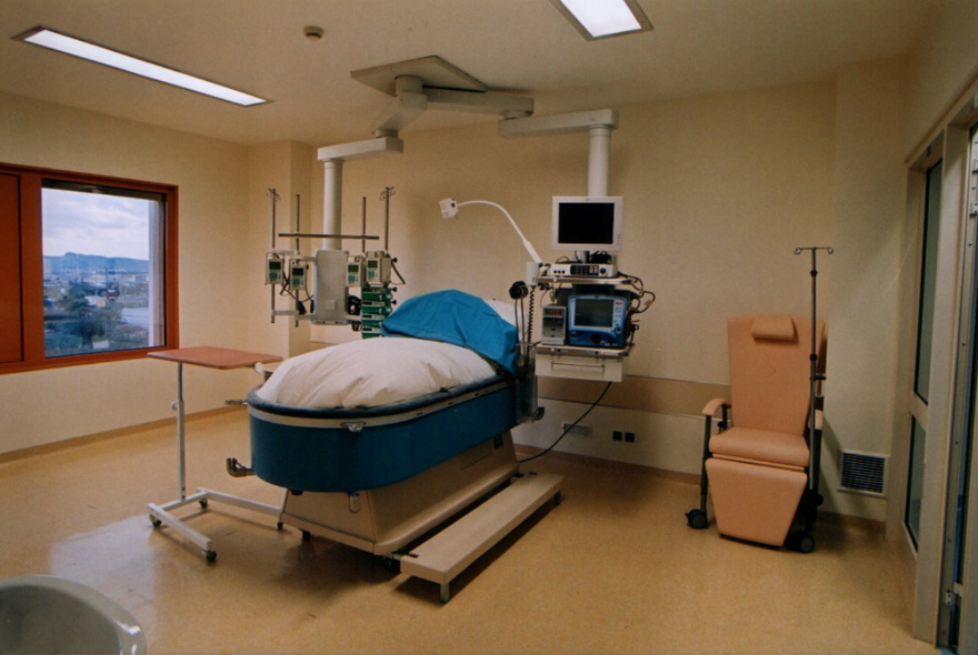 Ίδρυμα Λάτση: Δωρεά εξοπλισμού στο Τμήμα Επειγόντων και τη ΜΕΘ του Λάτσειου Κέντρου Εγκαυμάτων στο Θριάσιο