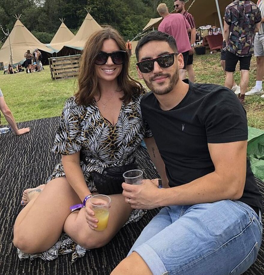 Κορωνοϊός-Βρετανία: 39χρονη πασχίζει να πάρει ανάσα στο νοσοκομείο και προειδοποιεί «Μη ρισκάρετε»