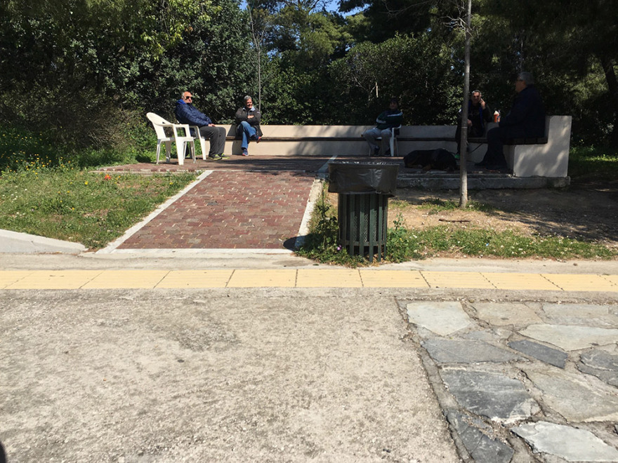 Κορωνοϊός - Φωτογραφίες: Κλειστό το Πεδίον του Άρεως, ελάχιστος κόσμος στα άλλα πάρκα της Αθήνας