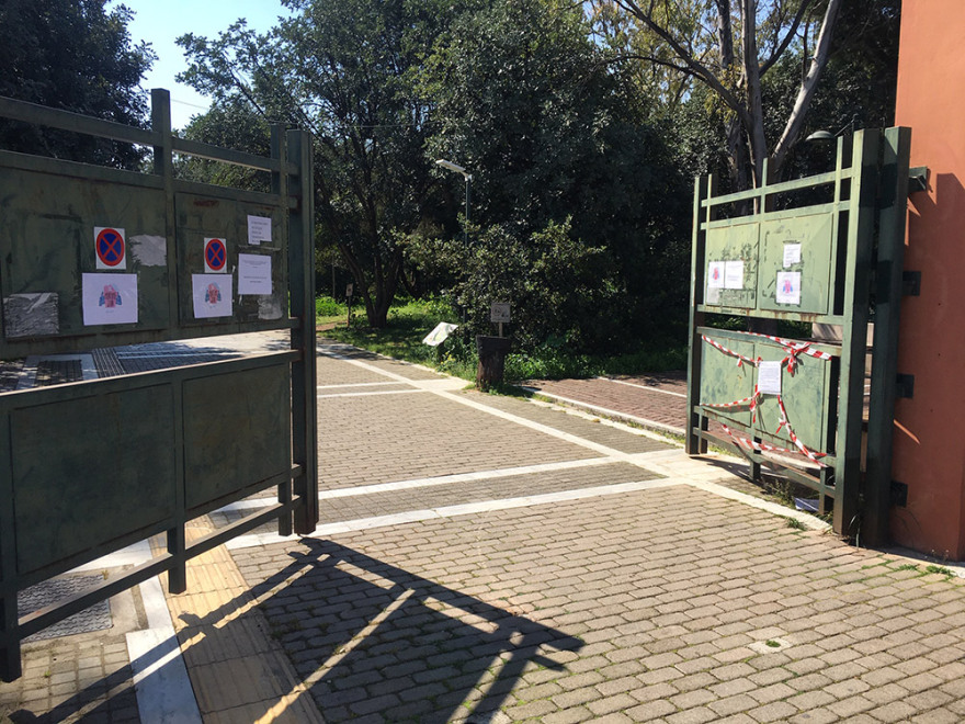 Κορωνοϊός - Φωτογραφίες: Κλειστό το Πεδίον του Άρεως, ελάχιστος κόσμος στα άλλα πάρκα της Αθήνας
