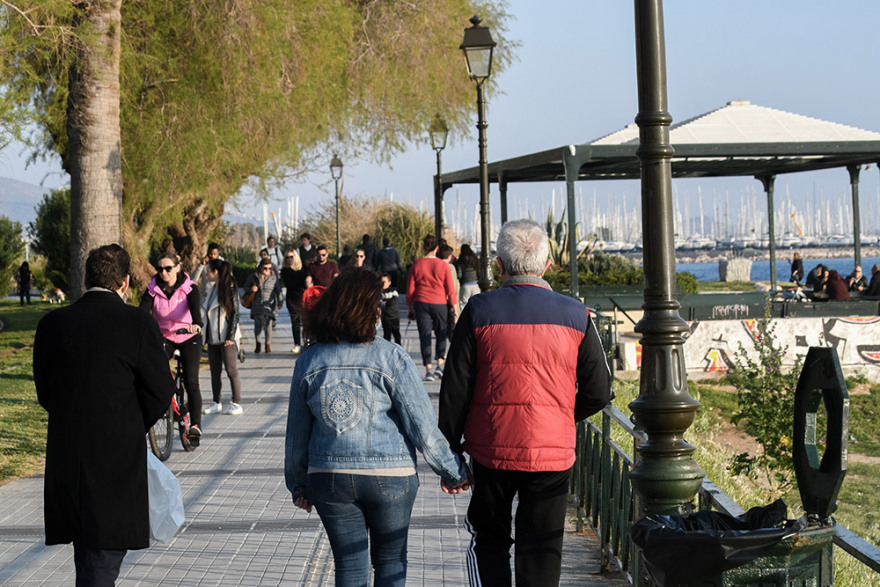 Κορωνοϊός: Ανευθυνότητα χωρίς τέλος - Γέμισαν πάλι τις παραλίες! 
