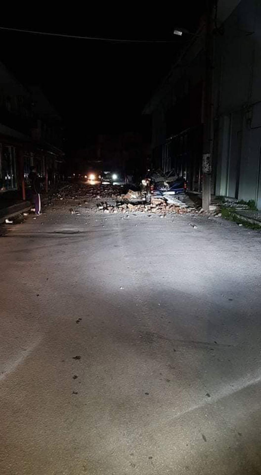 Σεισμός 5,6 Ρίχτερ στην Πάργα: Τρεις τραυματίες - Τουλάχιστον 10 σπίτια κατεστραμμένα - Δείτε φωτογραφίες & βίντεο