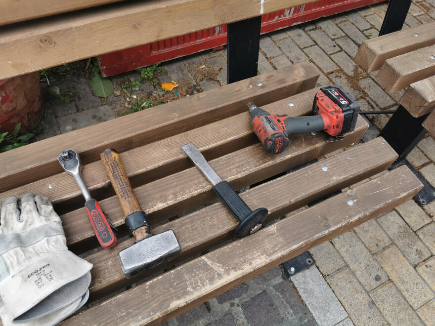 Κορωνοϊός: Ξηλώνουν τα παγκάκια στην Καλλιθέα!