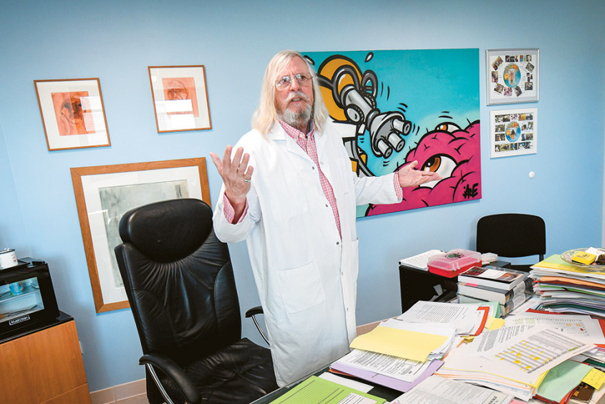 Κορωνοϊός: Το πείραμα της Μασσαλίας και όλα τα νέα φάρμακα που δοκιμάζονται στον κόσμο