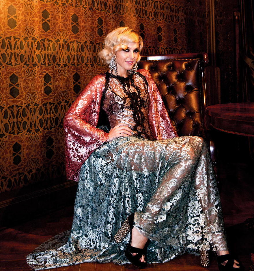 Κορωνοϊός - Πώς... «Μένουμε Σπίτι»; 16 διάσημοι απαντούν