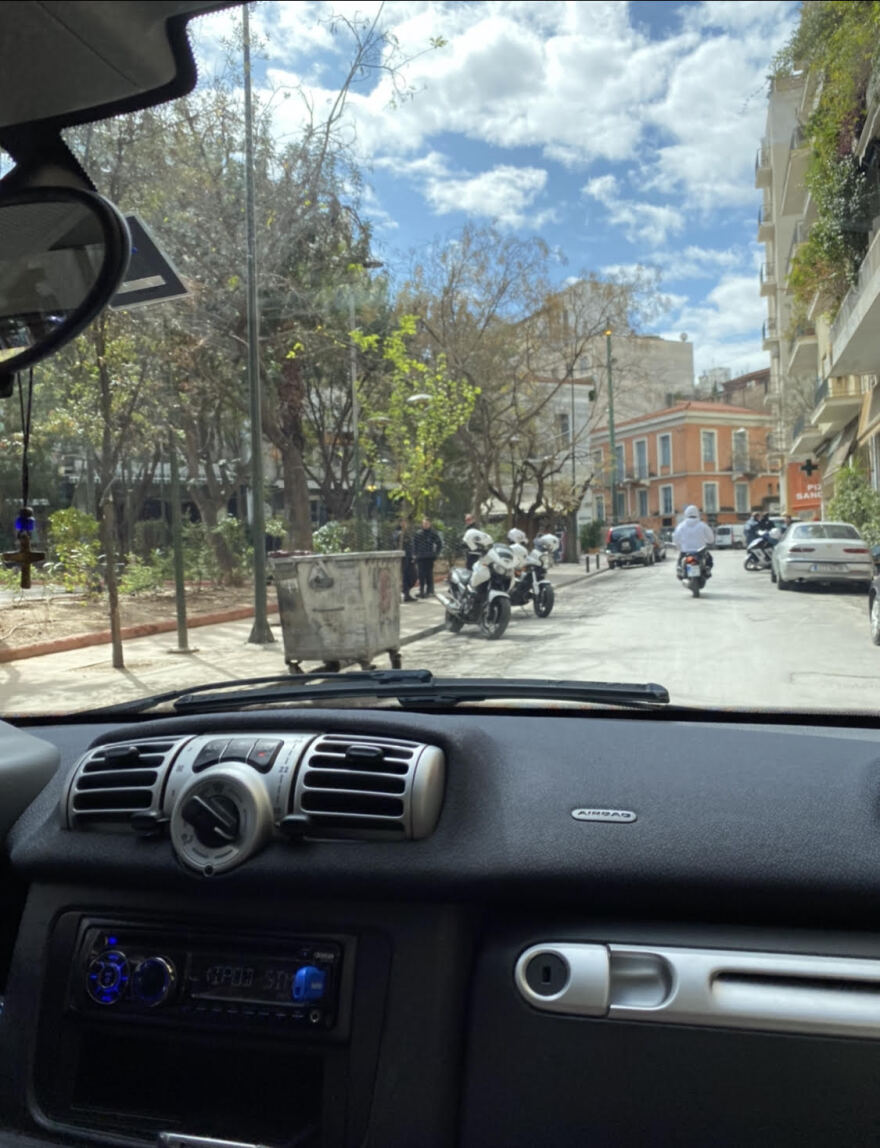 Κορωνοϊός - Απαγόρευση κυκλοφορίας: Το νέο ηχητικό μήνυμα σε 9 γλώσσες - Πειθαρχούν οι πολίτες στα μέτρα 