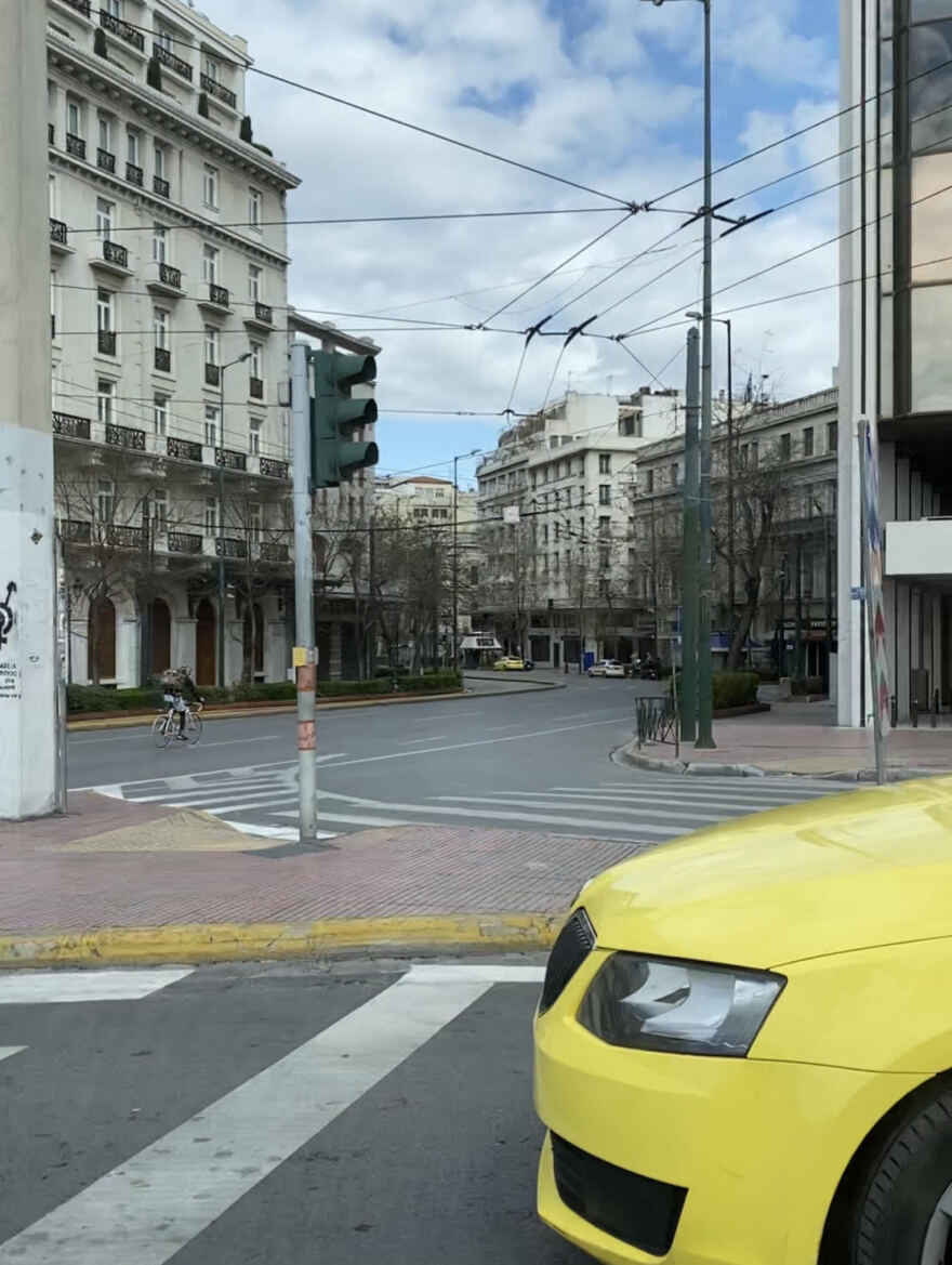 Κορωνοϊός - Απαγόρευση κυκλοφορίας: Το νέο ηχητικό μήνυμα σε 9 γλώσσες - Πειθαρχούν οι πολίτες στα μέτρα 