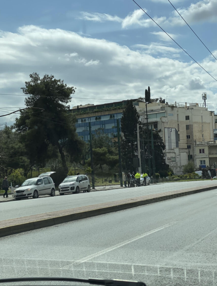 Κορωνοϊός - Απαγόρευση κυκλοφορίας: Το νέο ηχητικό μήνυμα σε 9 γλώσσες - Πειθαρχούν οι πολίτες στα μέτρα 