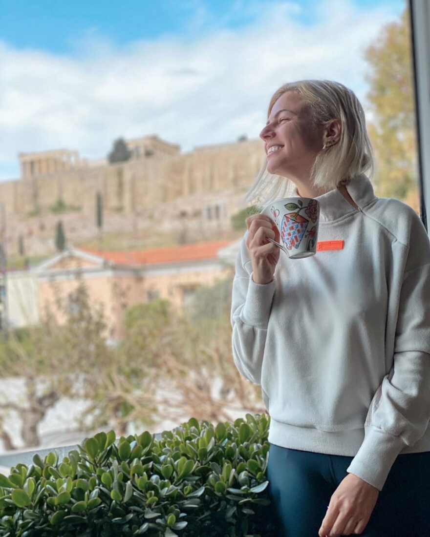 Κορωνοϊός - Χριστίνα Κοντοβά: Ποζάρει στο σπίτι της και ενημερώνει για την υγεία της 