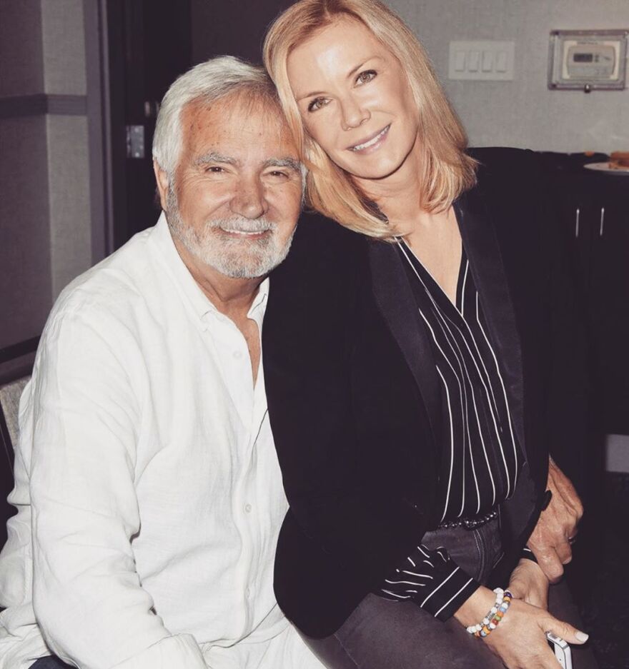 «Τόλμη και γοητεία»: Πρωταγωνιστές της διάσημης σειράς ποζάρουν μαζί 33 χρόνια μετά