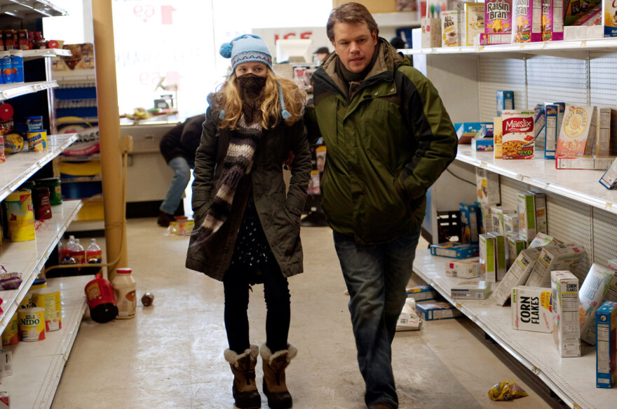 «Contagion»: Γιατί να (μη) δεις την ανατριχιαστικά «προφητική» ταινία