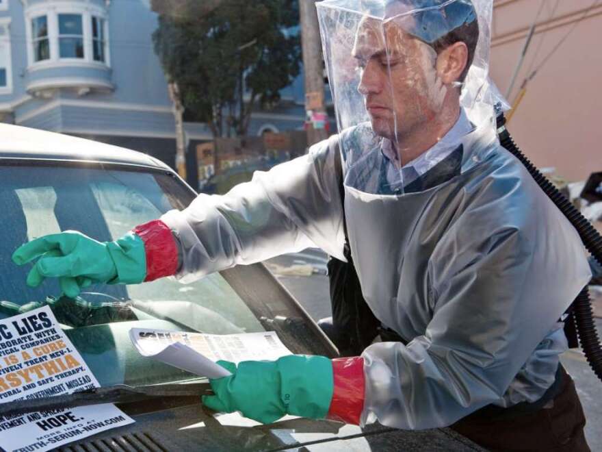 «Contagion»: Γιατί να (μη) δεις την ανατριχιαστικά «προφητική» ταινία