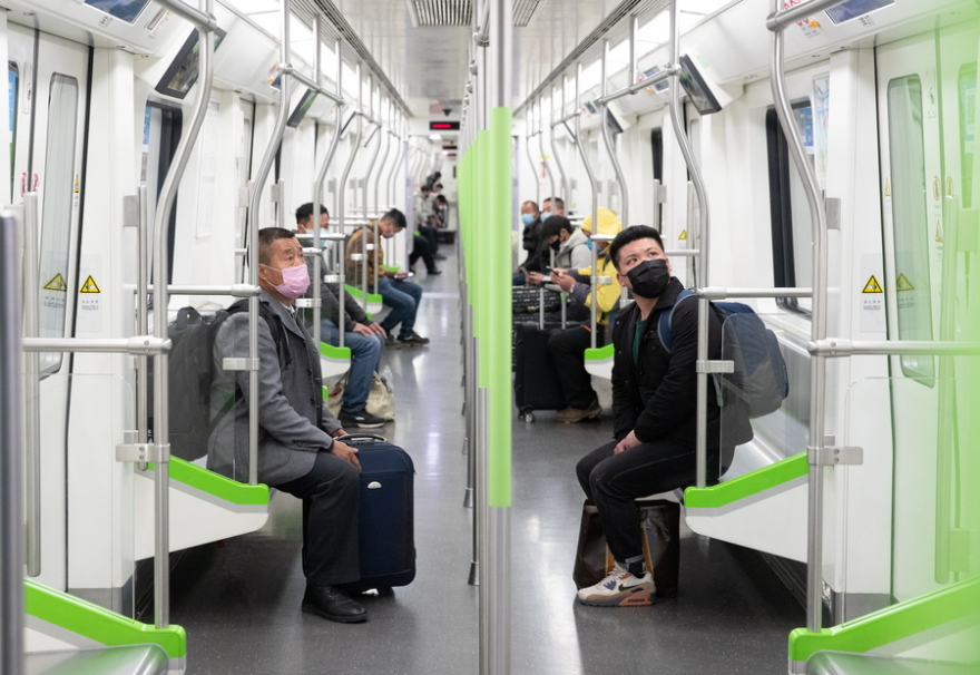 Κορωνοϊός - Κίνα: Η ζωή επανέρχεται στην Ουχάν - Μερική άρση της απαγόρευσης κυκλοφορίας