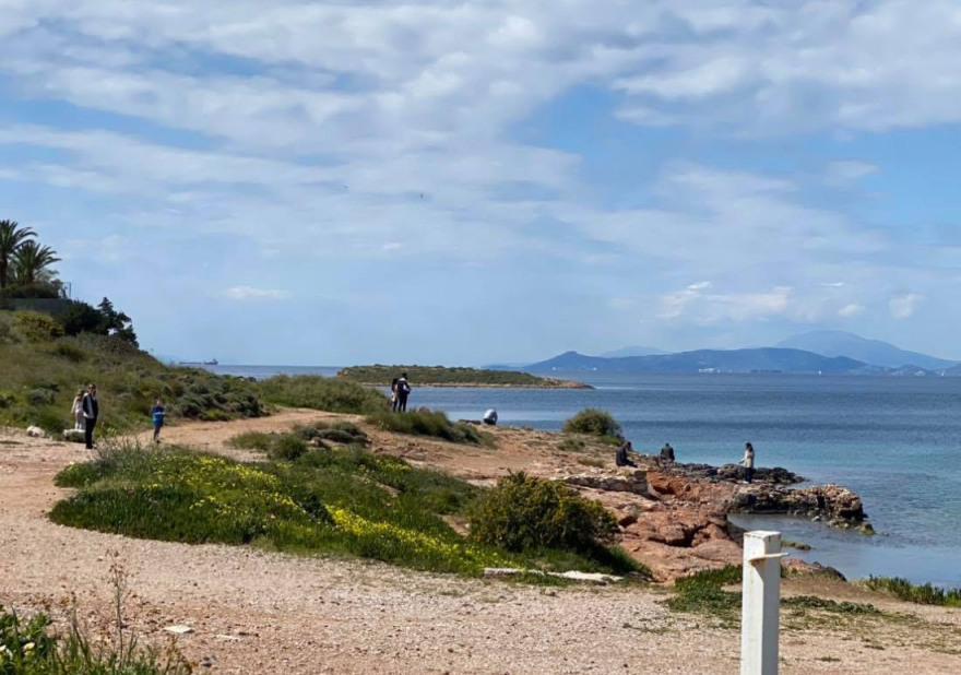 Απαγόρευση κυκλοφορίας: Ποια είναι η εικόνα σήμερα στις παραλίες - Ποιοι πειθαρχούν  και ποιοι όχι