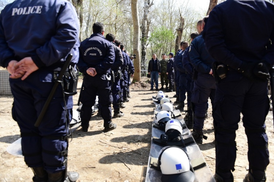 Παναγιωτόπουλος από τον Έβρο: «Δεν λήγει ο συναγερμός, οι δυνάμεις παραμένουν σε εγρήγορση»