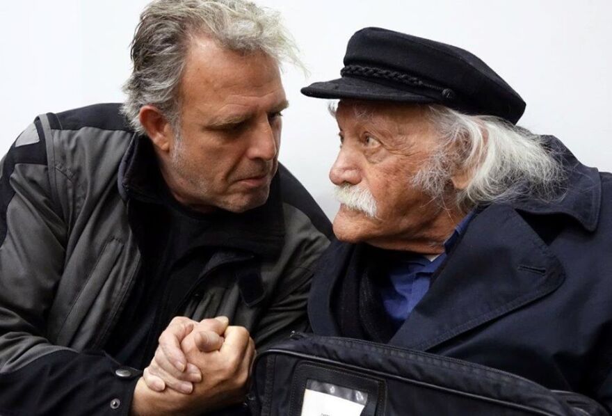 Ο Πασχάλης Τσαρούχας αποχαιρετά τον Μανώλη Γλέζο με μια συγκινητική φωτογραφία τους 