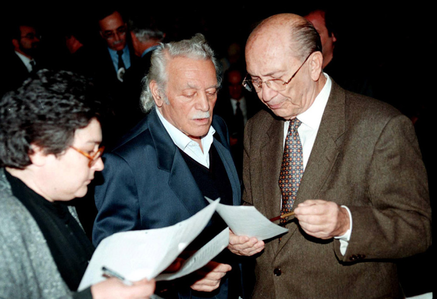 Πέθανε ο Μανώλης Γλέζος