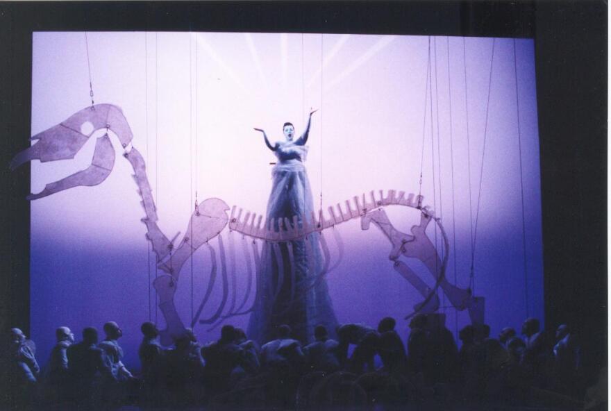 Μένουμε σπίτι, βλέπουμε Μέγαρο