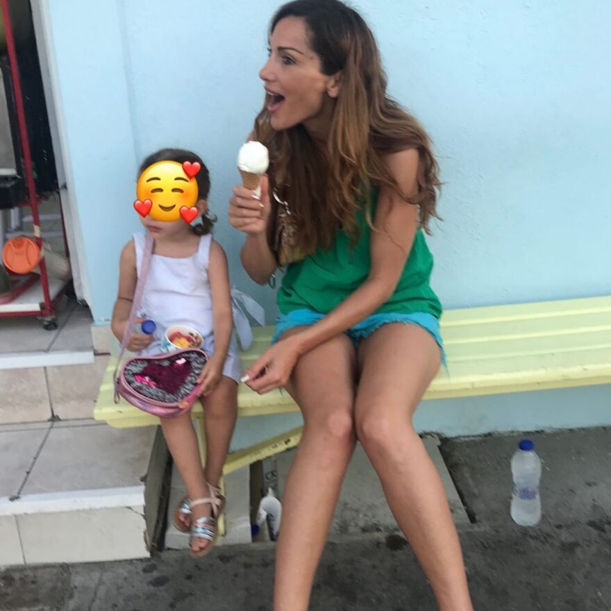 Η Δέσποινα Βανδή εύχεται «καλό μήνα» με μία καλοκαιρινή φωτογραφία της 