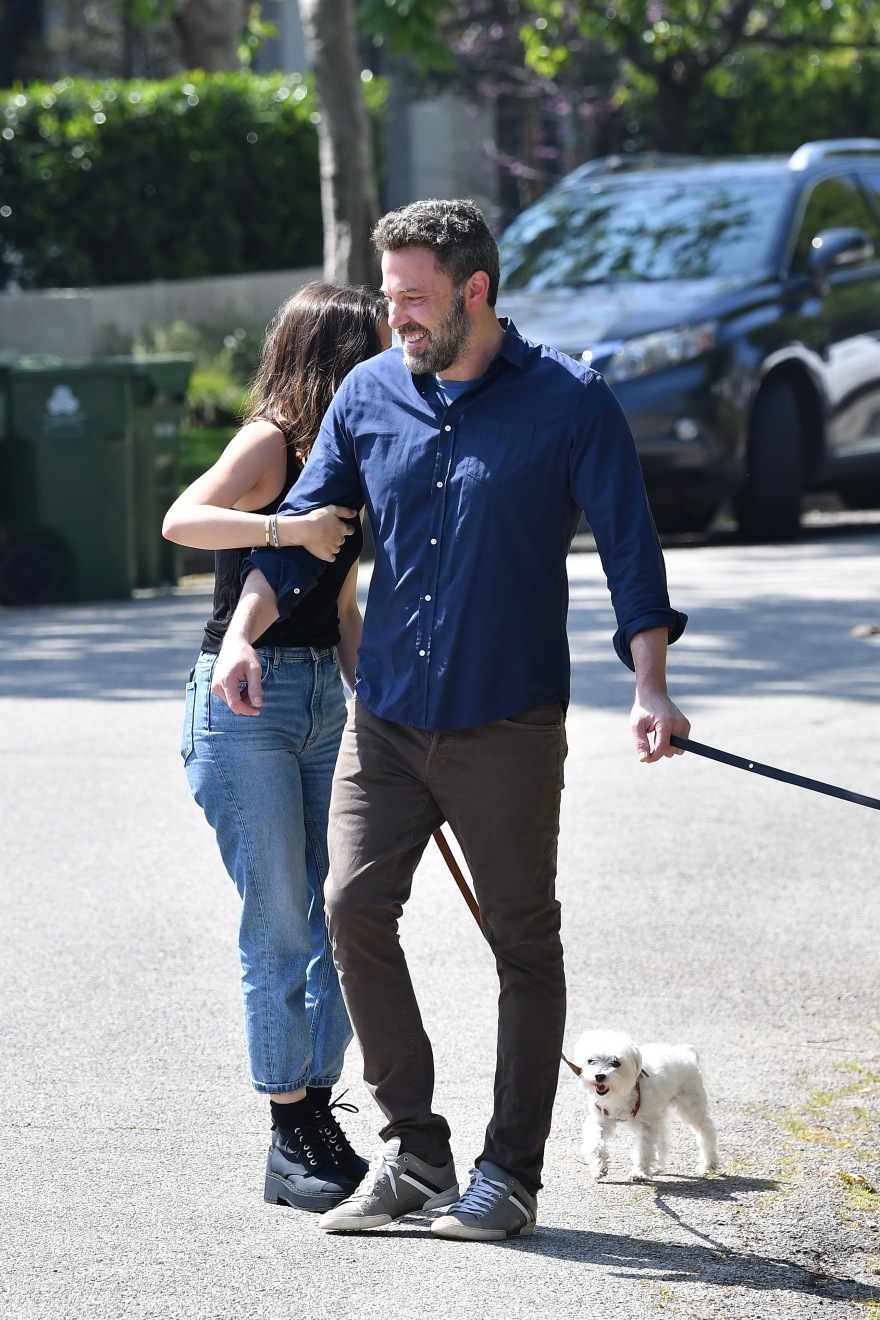 Φωτογραφίες: Ο Μπεν Άφλεκ είναι ζευγάρι με το νέο σέξι κορίτσι του Τζέιμς Μποντ