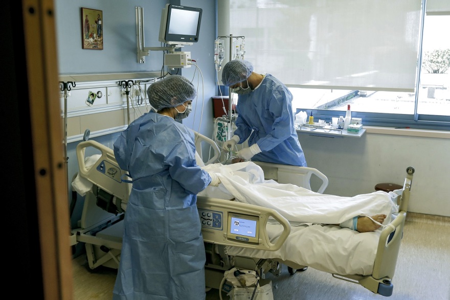 Κορωνοϊός: Ελάχιστοι οι θάνατοι στους κάτω των 65 ετών χωρίς υποκείμενο νόσημα, λέει Έλληνας καθηγητής