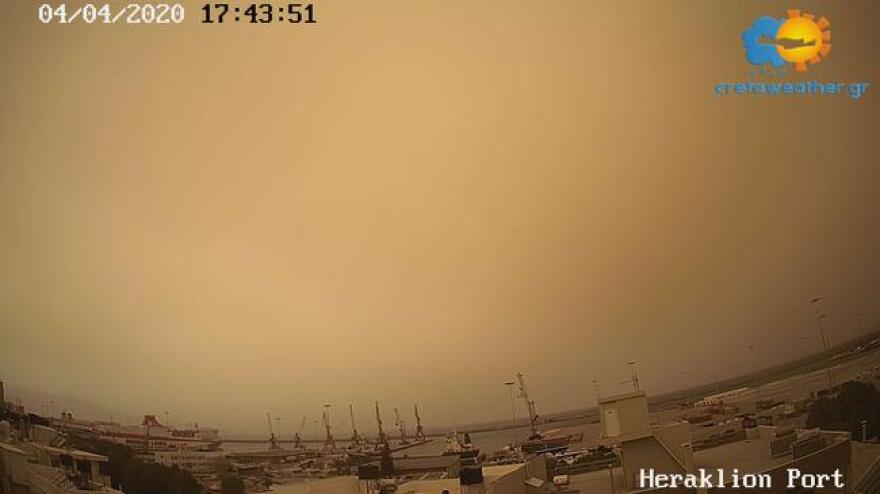 Καιρός: Σε κλοιό κακοκαιρίας η χώρα την Κυριακή - Πού θα βρέξει, πού θα χιονίσει σήμερα 