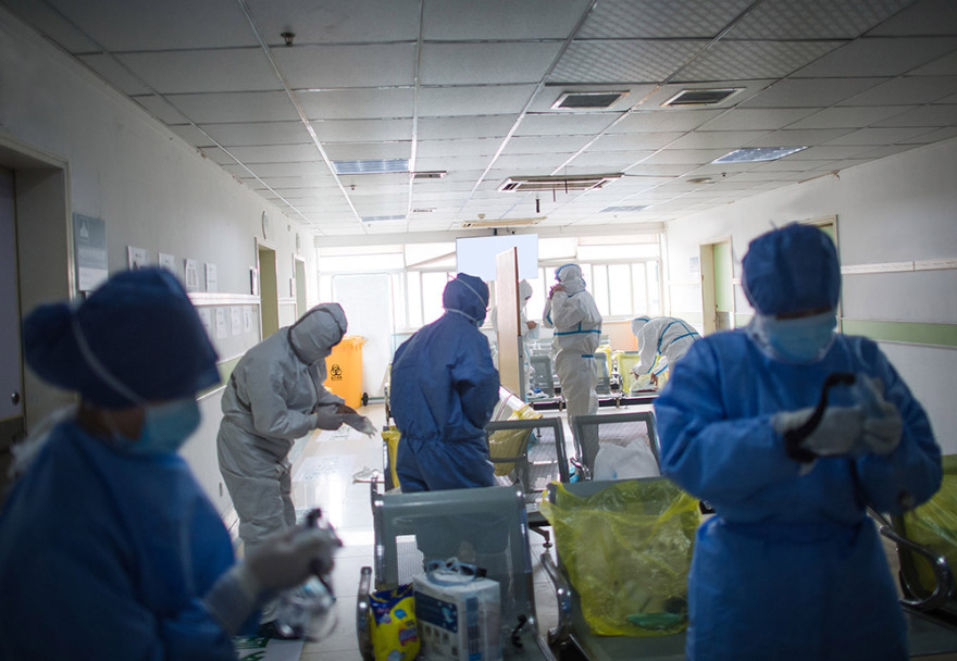 Κορωνοϊος: Νέα φάρμακα και πειράματα για εμβόλια